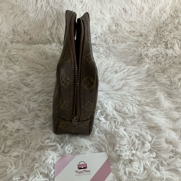 Authentic Louis Vuitton Trousse 23 - Picture 4 of 9